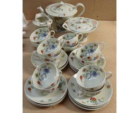 French Theodore Haviland porcelain tea service, including teapot 