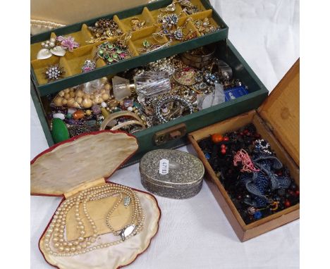 A collection of mixed costume jewellery, to include enamel and other brooches, bracelets etc, in a fitted green cantilever je