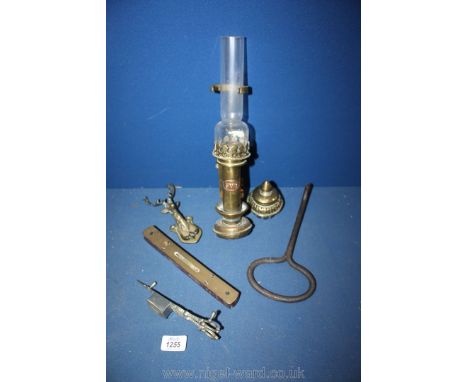 A GWR Brass carriage lamp, a stag door knocker, spirit level, candle snuffer etc.