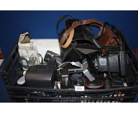 A quantity of vintage Cameras and recording equipment