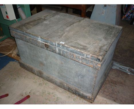 A large Cabinet maker's Tool Chest having very nicely fitted oak internals including compartments and drawers, 41" x 26" x 24