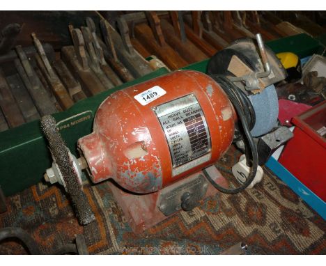 A "Nutools heavy duty all ball bearing" 240v bench grinder.