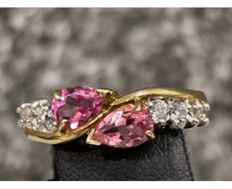 Ladies 9ct gold pink topaz and CZ ring. Size M 2.3G