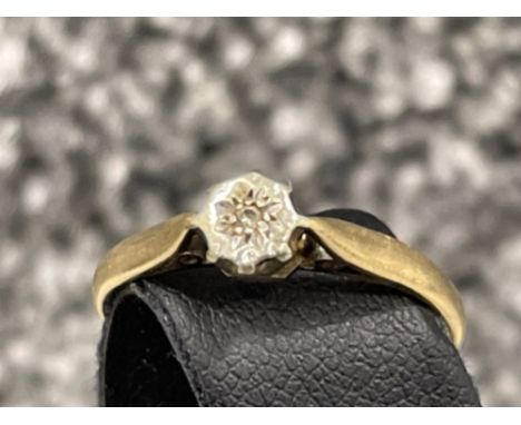 Ladies 9ct gold diamond solitaire ring. Size P 1.6g