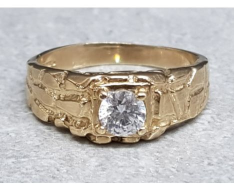 9ct yellow gold &amp; CZ gents ring, 4.7g, size R½