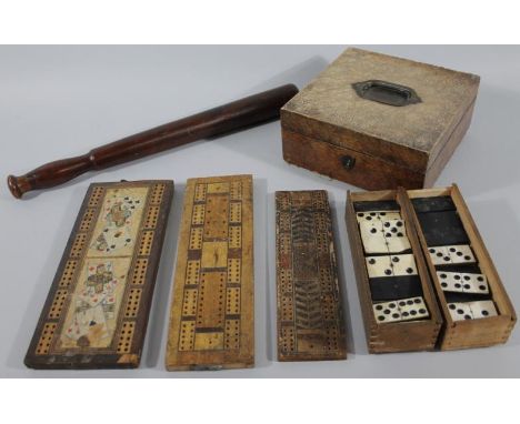 Various treen collectables etc., to include an unusual cribbage marker board set with playing cards, 28cm wide, Domino sets, 
