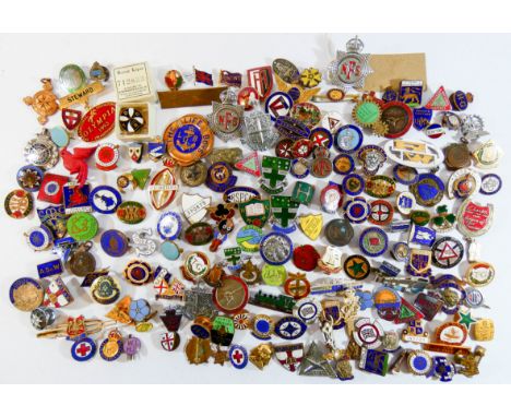 An accumulation of approximately 170 enamel badges and insignia to include Bowling Associations, Heritage, Tailway, National 