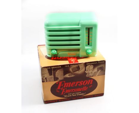 Emerson 'Emersonette' radio, green bakelite case, model CF-255, 1939. With original box. Case size approx 16cm x 12cm x 10cm.