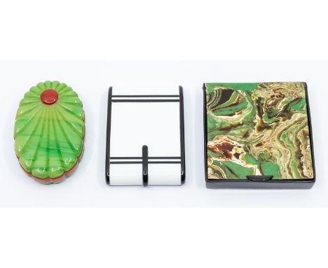 A novelty Art Deco bakelite folding three part powder compact of sunburst oval shape in jade green with red central piece, ce