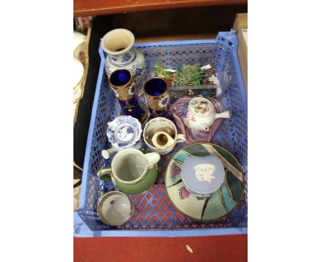 A collection of glass and ceramics, to include a Nailsea type glass dish and blue jasper ware trinket box 