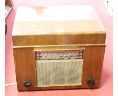 A 1930s walnut cased radio/record player, width 51cm