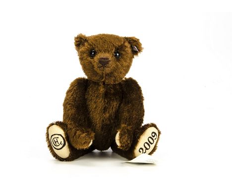 A Steiff 'Hotel Chocolate' Teddy Bear, in brown, named 'George' Ltd Ed 573/2000, in original box with certificate, E, box VG