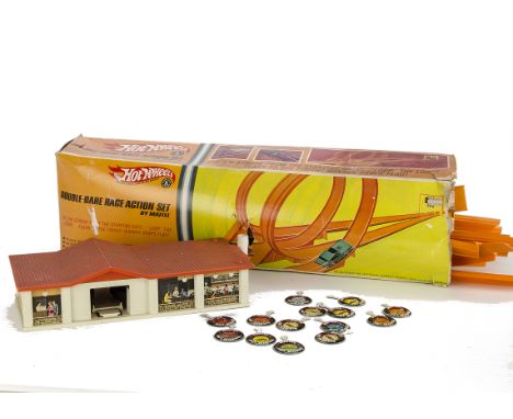 Mattel Hotwheels, Super Charger Garage with clean battery compartment, Howwheels Tin Badges (13, one duplicate) and Double Da