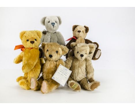 Five Dean's Rag Book Teddy Bears,  including 0194 'Hunter', 253 'Son of Nigel', 2006 Membership Bear and two others, four wit