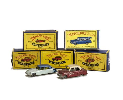 Matchbox, including 46 Morris Minor, 38 Vauxhall Victor Estate, 17 Metropolitan Taxi and others, in original boxes, F-G, boxe