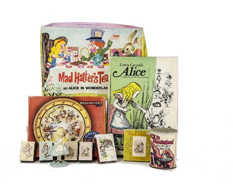 Alice in Wonderland Toys and Games, Waddingtons Circular Jigsaw, Polygonic Poster Jigsaw circa 1977, USA Mad Hatters Tea Part