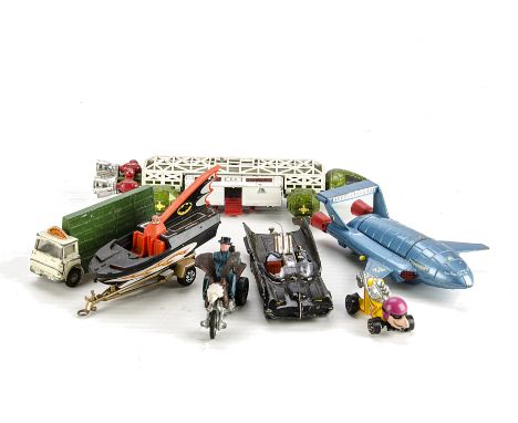 A Dinky 101 Thunderbirds 2, Hot Wheels Rrrumblers Bald Eagle, Hot Wheels Mattel Redlines Farbs Myles Ahead, Budgie 304 Glass 