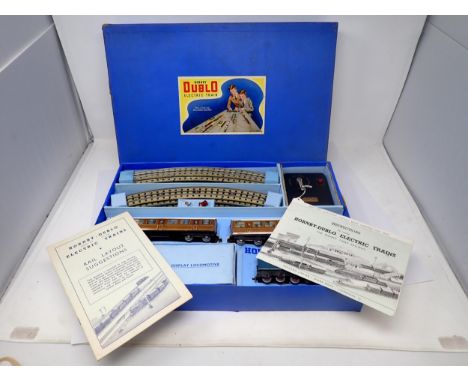 A boxed Hornby-Dublo EDP1 Gresley Passenger Set, mint, all packing and literature. Locomotive and coaches in mint condition, 