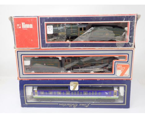 Two boxed Lima 00 gauge 'King George V' Locomotives and a boxed Lima Marston Vale Class 121 Railcar 