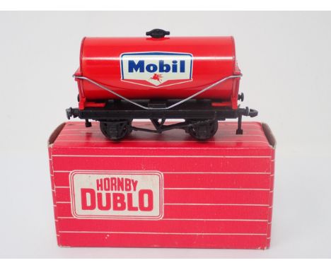 A Hornby-Dublo rare export No.4877 Mobil Tanker, unused and boxed. Perfect box. With correct bolt on couplings. 