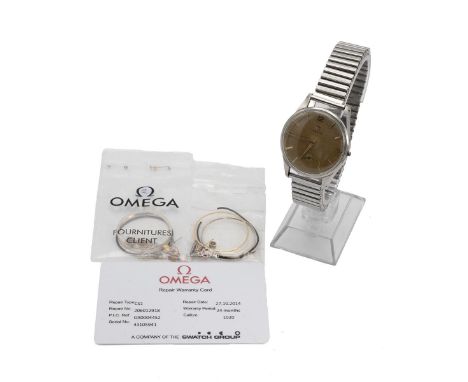 Omega vintage gents wristwatch, 35mm case, stainless steel, with gold tone face, gold tone hour markers and dauphine hands, s