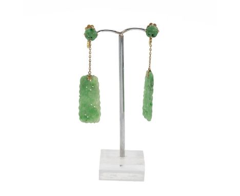 Pair of Chinese Jade drop earrings with 9ct gold tested screw clasps the carved drops linked by a chain.