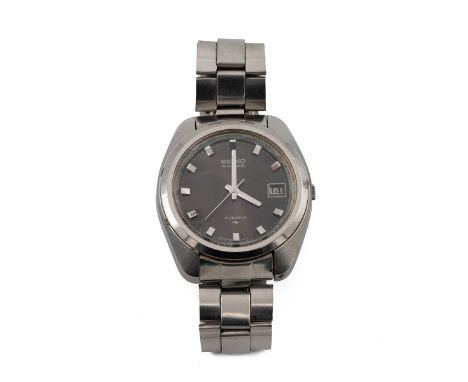 Vintage Seiko Automatic 17 jewel gents wristwatch, circa July 1973. Stainless steel, 38mm case, black dial with stainless ste
