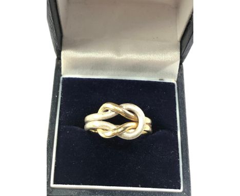 14ct white &amp; yellow gold entwined link ring weight 5.7g,&nbsp;This item is in good overall condition