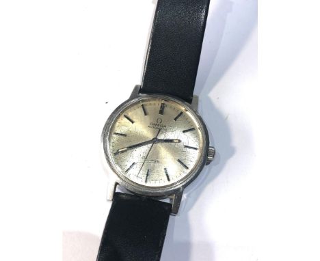 Vintage Gents Omega Geneve automatic in working order but no warranty given glass scratched and marked 