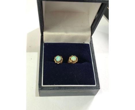 9ct gold opal stud earrings 