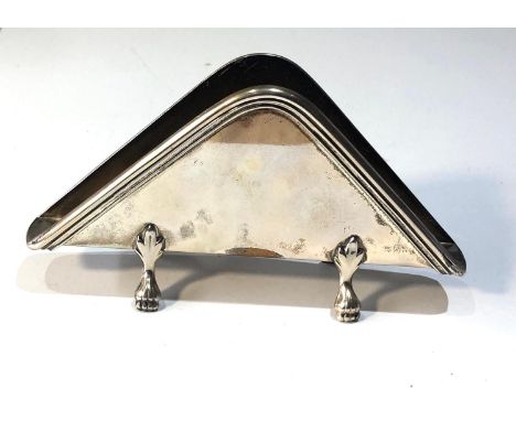 Vintage continetal 800 silver place mat stand measures approx 14.3cm by 8cm tall by 2.6cm wide weight 92g 