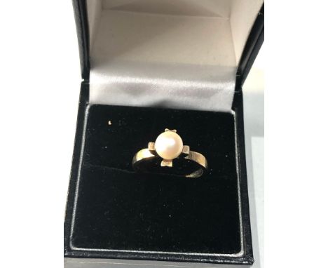 9ct gold pearl ring weight 2.9g 