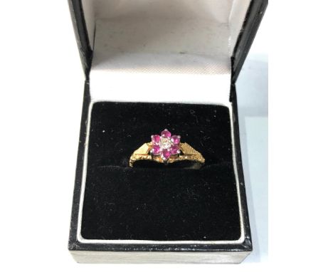 18ct gold diamond and ruby ring weight 2.8g 