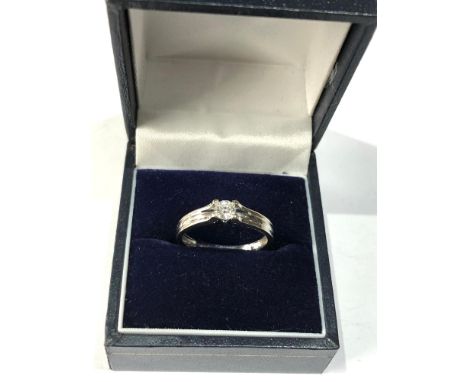 Fine 18ct white gold diamond ring 0.20ct weight of ring 2.5g 