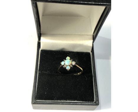 9ct gold opal cluster ring 1.8g 