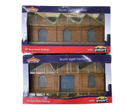 A pair of boxed Bachmann 44-021 North Light Factory 00 Scale model buildings