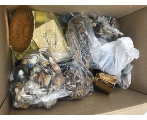 More than 200 Wade Whimsies etc to inc boxed items