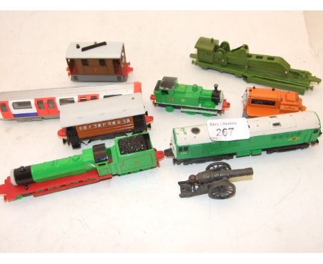 COLLECTION OF TOY TRAINS TO INCLUDE THOMAS THE TANK ENGINE SERIES