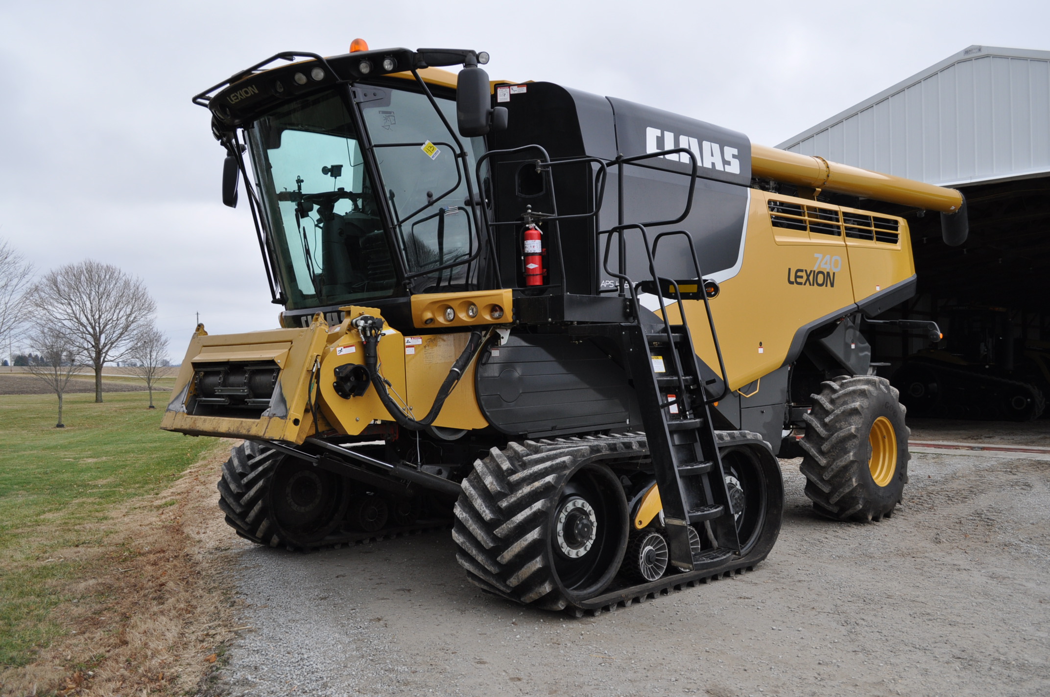 Claas Lexion 740 TT Combine, tracks, 620/75 R 26 rear, 4WD, 25 mph, hyd
