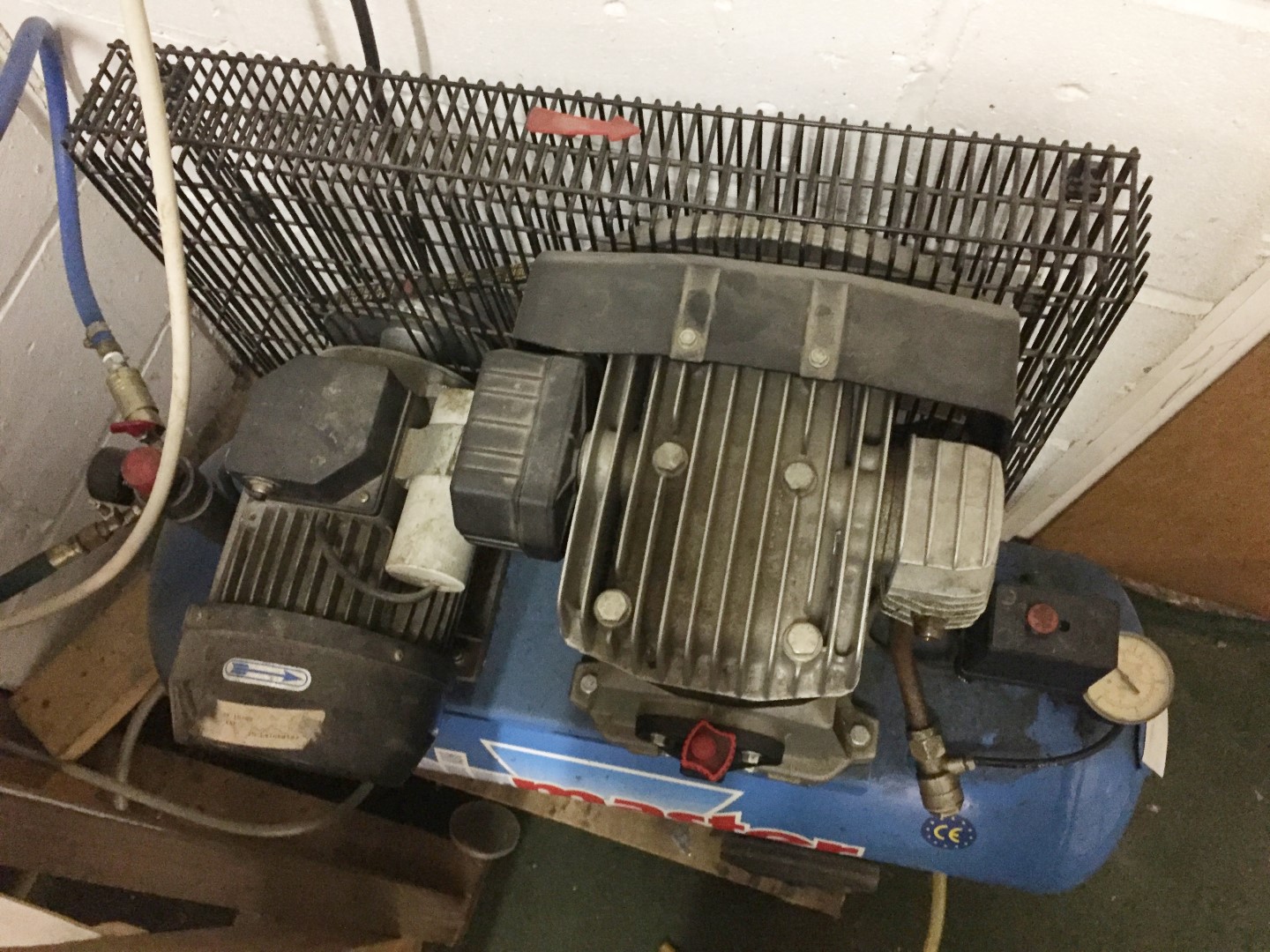 1 x Air Master AM 15/60 Air Compressor 150 PSI 240v CL255 Ref