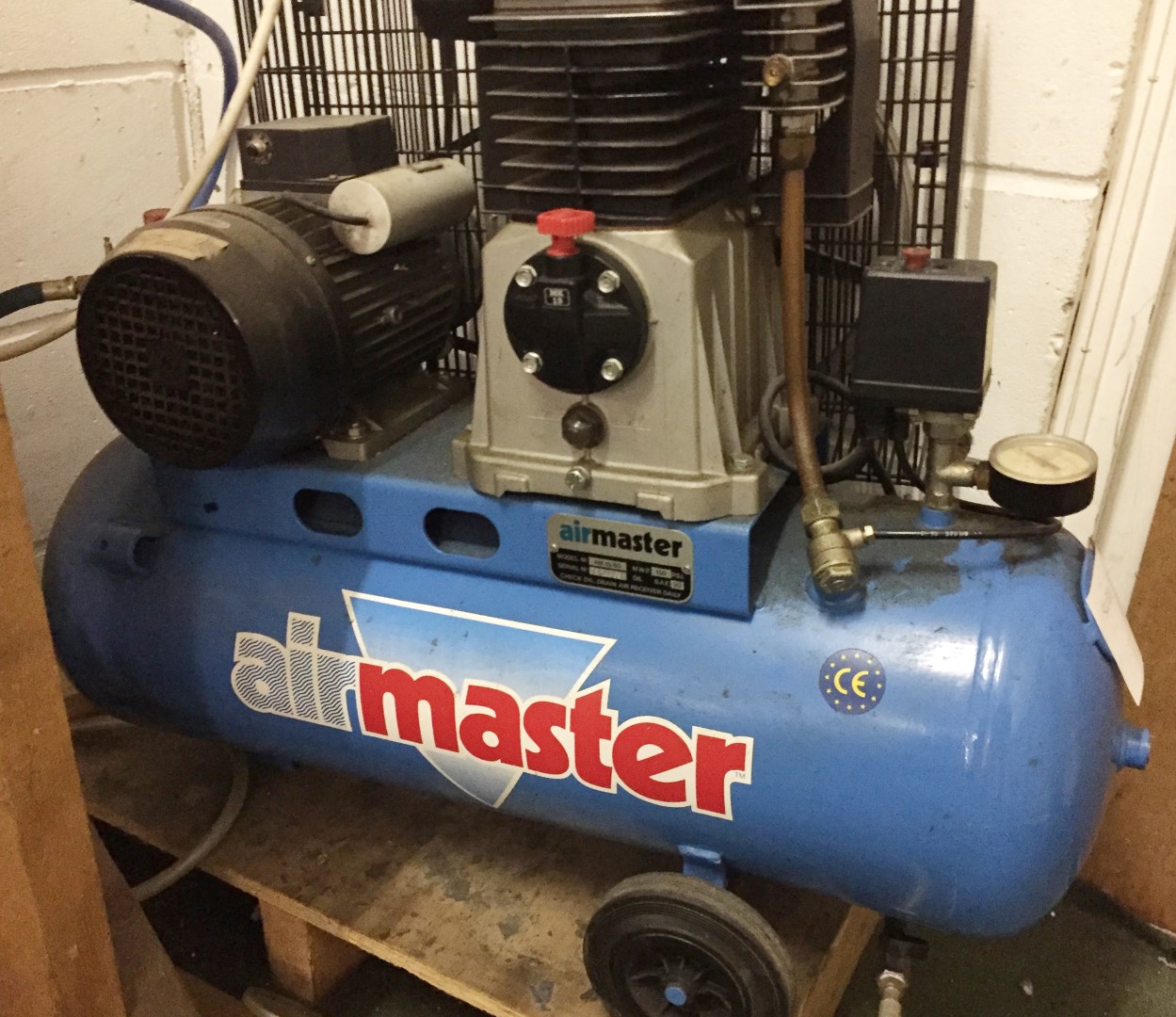 1 x Air Master AM 15/60 Air Compressor 150 PSI 240v CL255 Ref