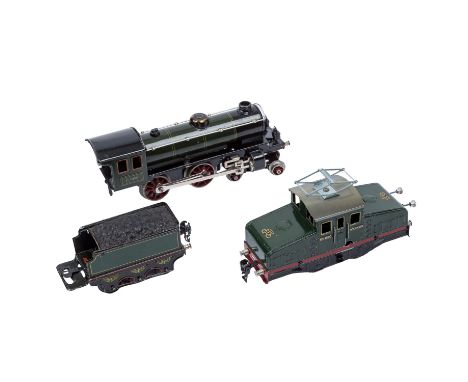 MÄRKLIN zwei Lokomotiven, Spur 0, grün-/schwarze Uhrwerk Dampflok 'E 1050', Kreuzkopfführung, spitze Rauchkammertüre, 2 imit.