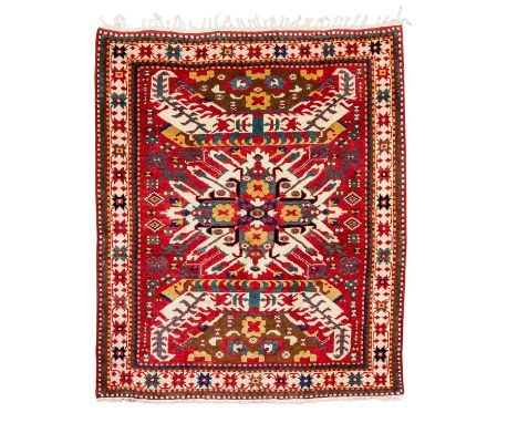 Orientteppich. SÜDKAUKASUS/KARABAGH, ca. 182x159 cm. Tschelaberd “Adler-Kasak” mit solitärem Medaillon, Dieser Tschelaberd mi