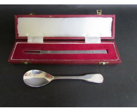 A Francis Howard Ltd silver replica of the first English fork, Sheffield 1978, cased and a Haviland-Nye silver spoon, London 