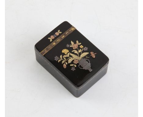 George III tortoiseshell and yellow metal pique snuff box, of rectangular form, the hinged cover inlaid with rectangle and le