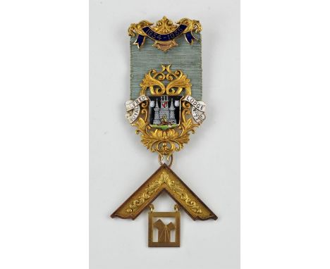 9ct gold and enamel Masonic Past Master's breast jewel for The Royal Alfred Lodge No.777, 1934-1935, to W. Bro Walter Vincent