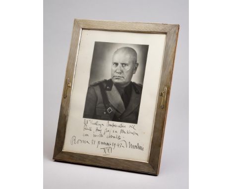 Deutsches Reich 1933 - 1945 - Führende Persönlichkeiten des 3.Reiches : Geschenk - Widmungsfoto des italienischen Duce, Benit