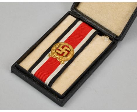 Orden und Ehrenzeichen - Ehrenblattspange : Ehrenblattspange des Heeres.Buntmetallausführung, vergoldet. Auf originaler Bandu