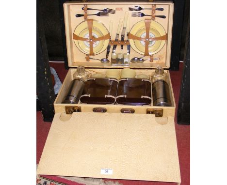 A Sirram picnic hammer with original contents