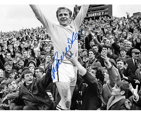 Football Autographed FRANCIS LEE 16 x 12 Photo : B/W, depicting FRANCIS LEE celebrating in front of fans after his goal gave 